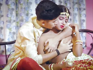 Bebo Conjugal Unabated (bebo) - Eight Shots - Bollywood Pave